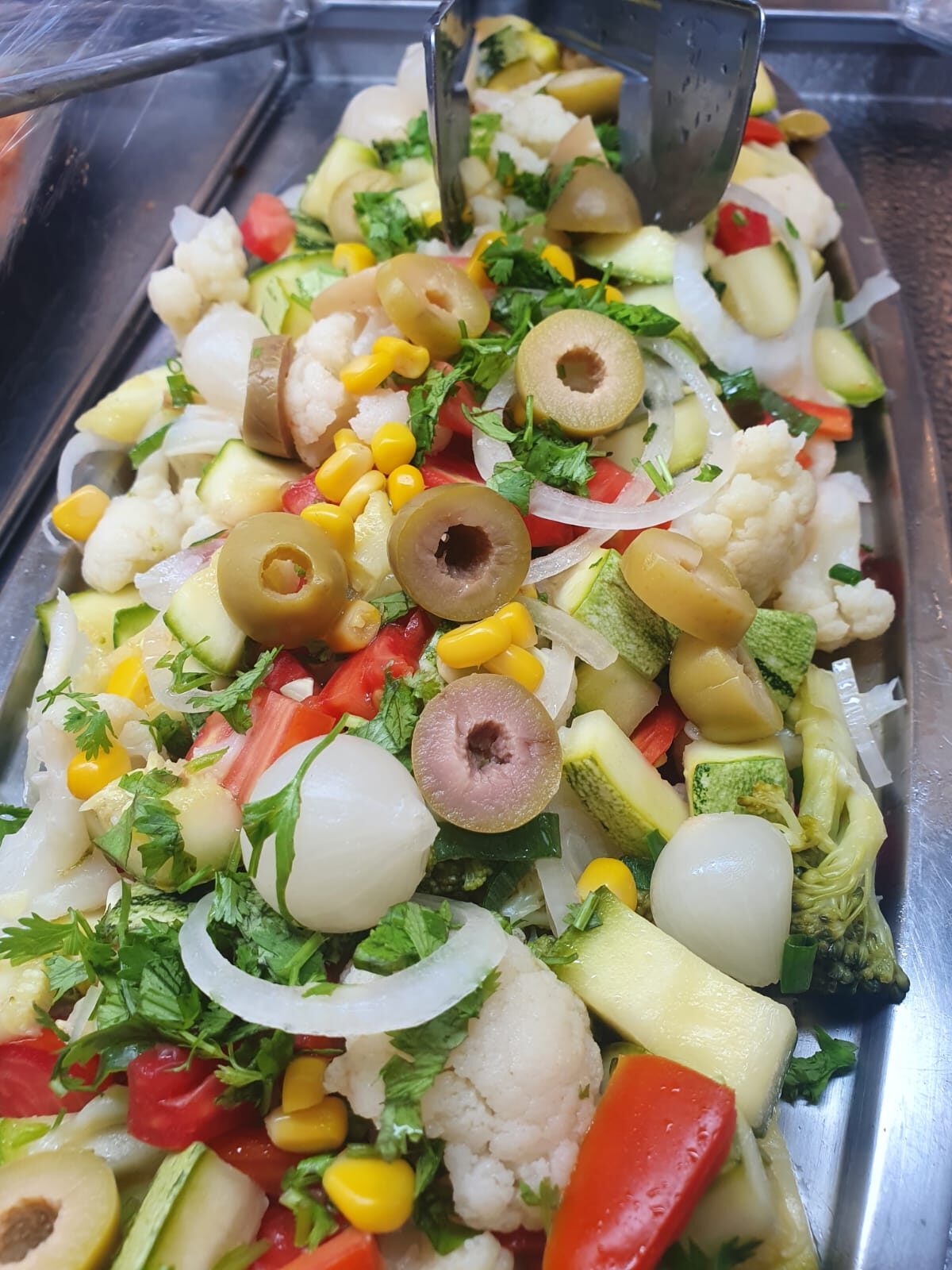 Salada fresca e colorida